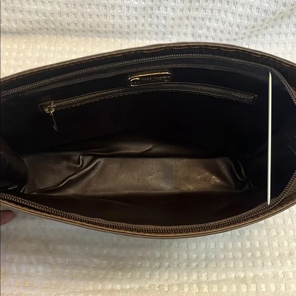 Mario Valentino Clutch